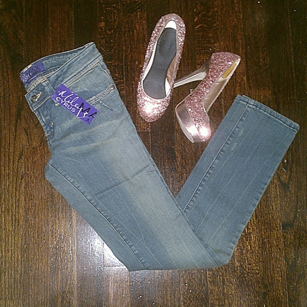 ❤ 3/$25 Miley Cyrus Jeans